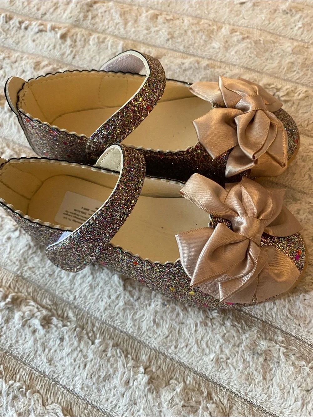 NWOT- Girls Glitter Mary Janes with Champagne Bow - Kids Shoes
